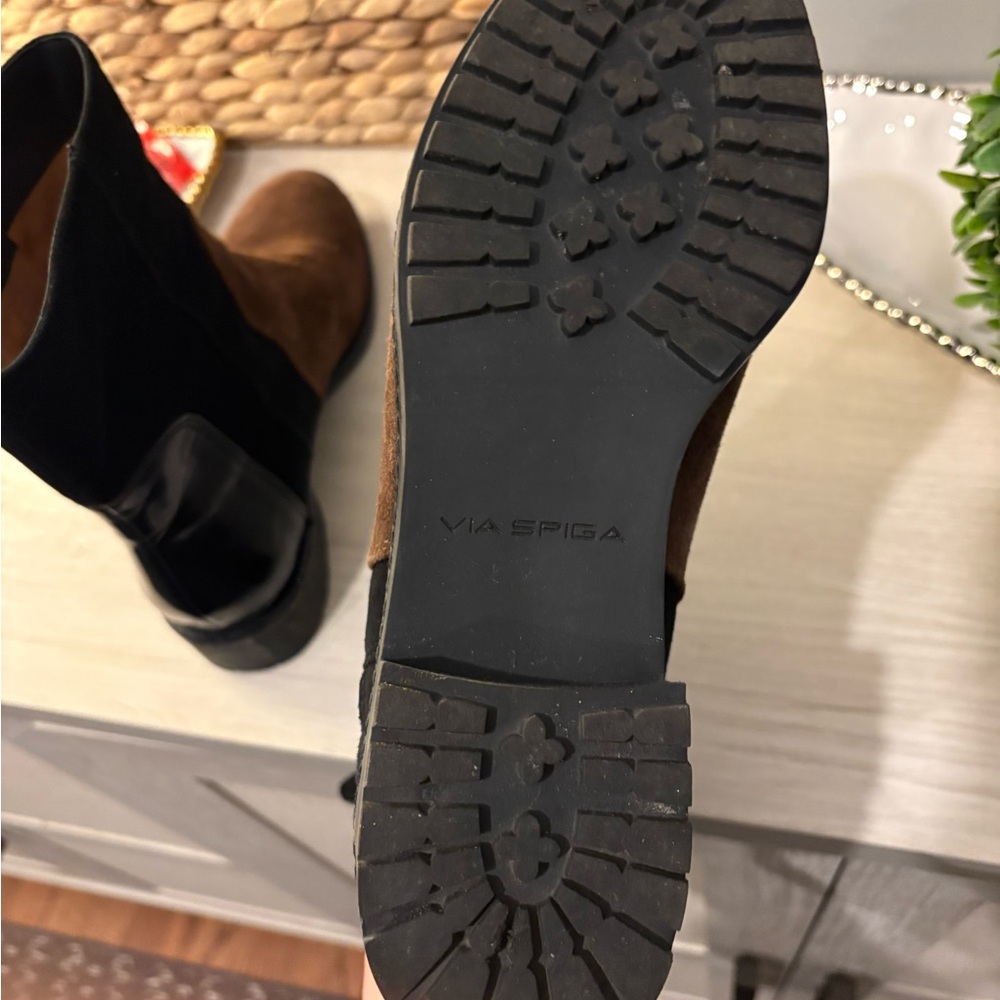 Via Spiga Black and Brown Heeled Boots - Picture 5 of 5
